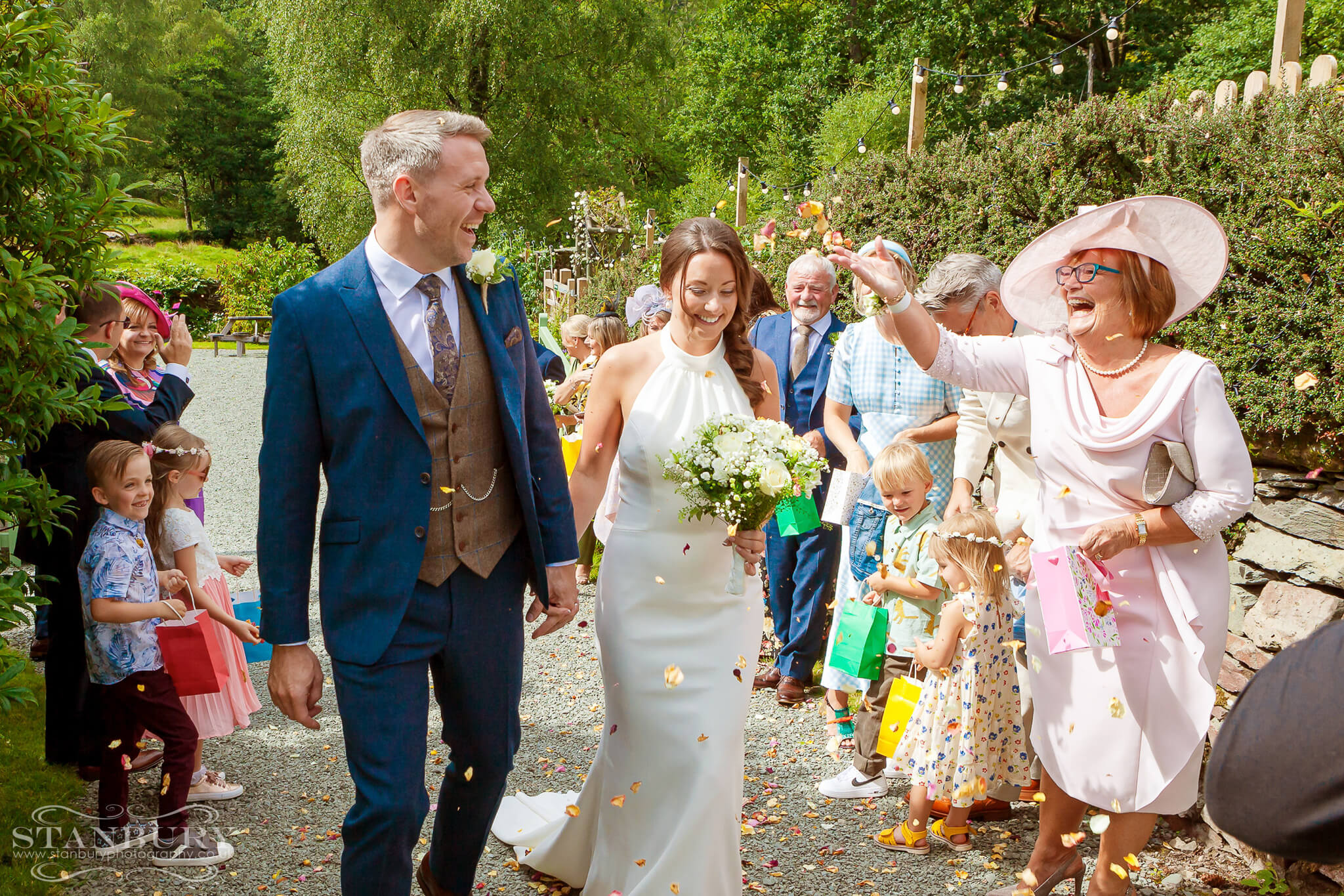 confetti-cote-how-lake-district-wedding-photography