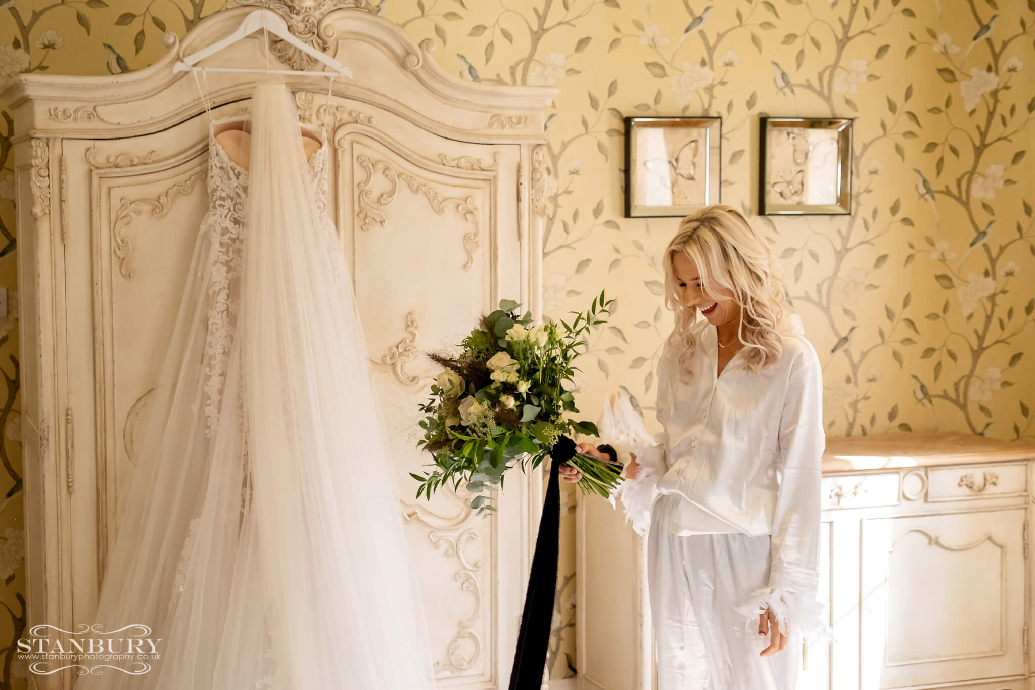 bridal-wedding-gown-stanbury-photography