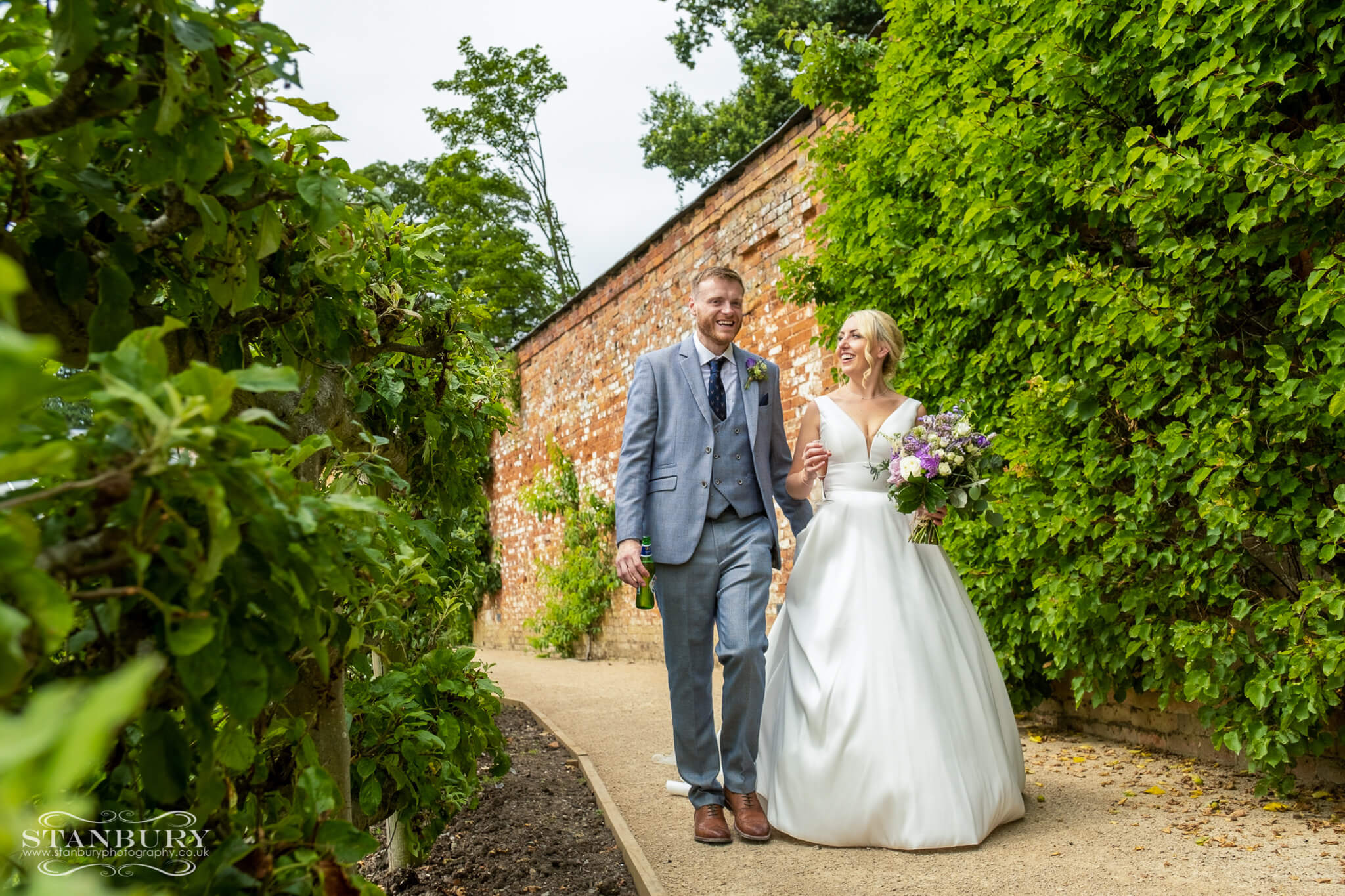 summer-wedding-photography-combermere-abbey